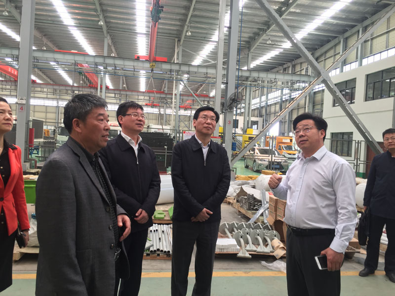 黃陂區(qū)曾區(qū)長率隊(duì)視察程力重工股份有限公司