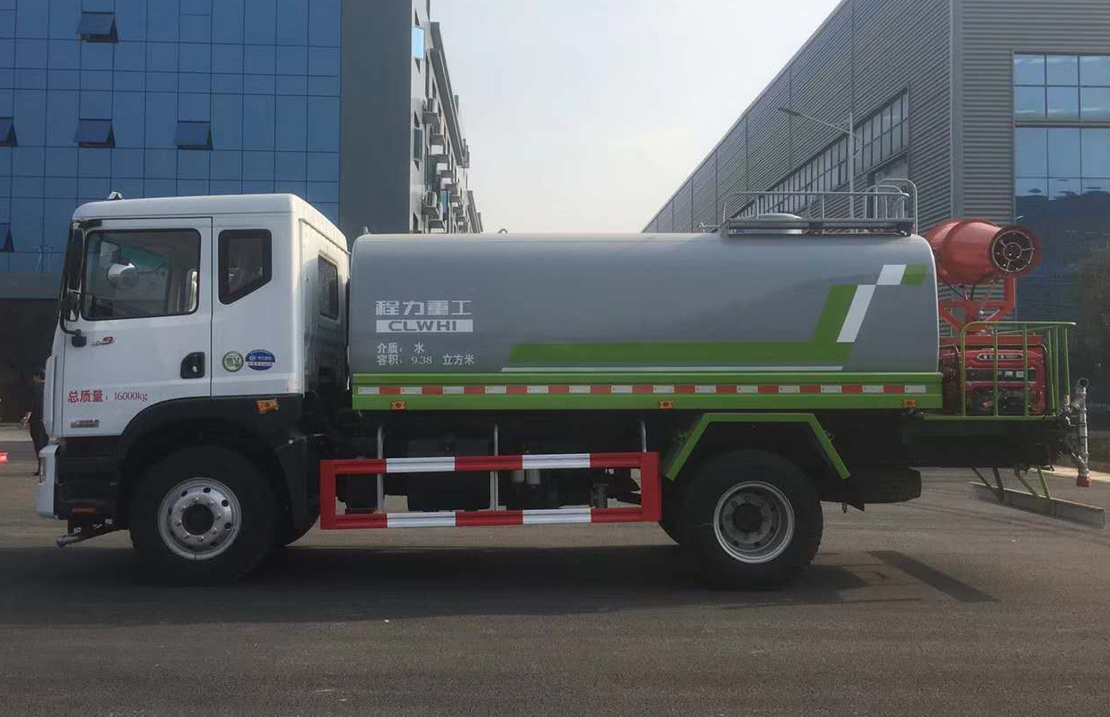 東風(fēng)D9、東風(fēng)多利卡3308軸距、東風(fēng)大多利卡3800軸距綠化噴灑車(chē)各一臺(tái)